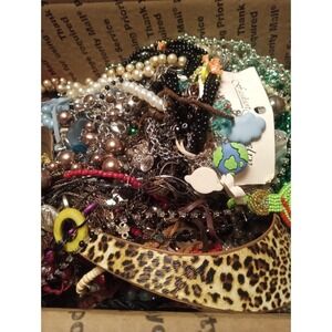 8LBS Junk Costume Jewelry Lot Broken Repurpose Repair  Craft Lot G-17